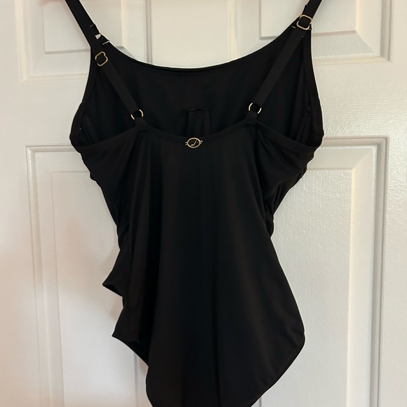 Elegant one piece Jantsen swimsuit bundle. - Picture 2 of 6